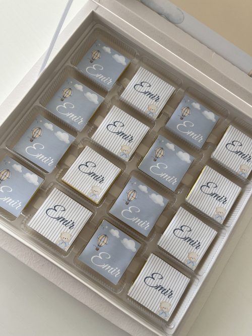 Boîte de chocolats personnalisée – Naissance garçon Ourson & Montgolfière