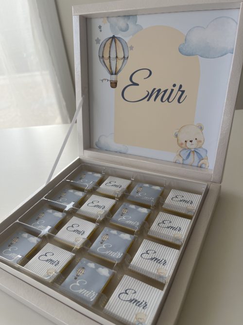 Boîte de chocolats personnalisée – Naissance garçon Ourson & Montgolfière