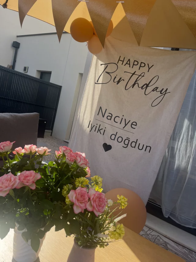 La banner personnalisée qui fait craquer cette saison 🤩🤩🌸

Élégante, minimaliste et entièrement personnalisable avec le prénom et le texte de votre choix !!

🤍 Format 150 x 100 cm
🤍 Parfaite pour les anniversaires, baby showers, gender reveals et garden parties
🤍 Un décor unique pour des souvenirs inoubliables

📩 Commandes en message privé.

#BannerPersonnalisee #BabyShowerDecoration #AnniversairePersonnalise #GardenParty #affichepersonnalisée